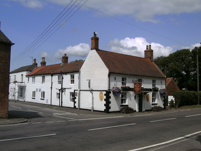 Thornton Hunt inn, Thornton Curtis  (1.5 miles west of station)