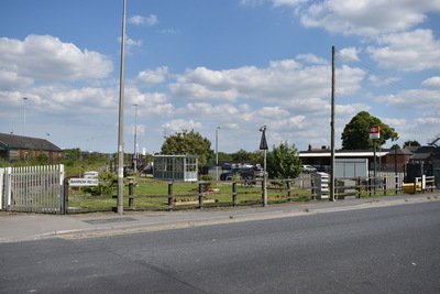 New Holland: entrance to station (Paul Carpenter)