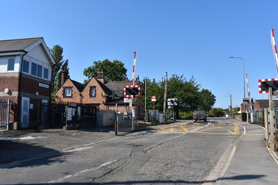 Stallingborough level crossing (Paul Carpenter)