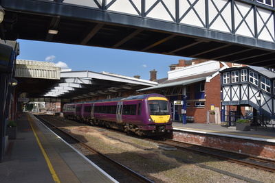 170272 at platform 1 (Paul Carpenter)