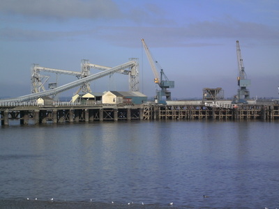 New Holland: the pier head seen from the river bank